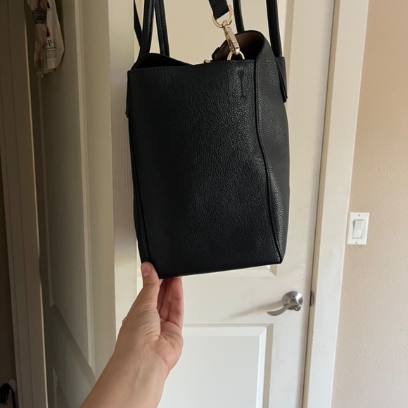 Michael Kors Weekender Bag - Picture 3 of 10